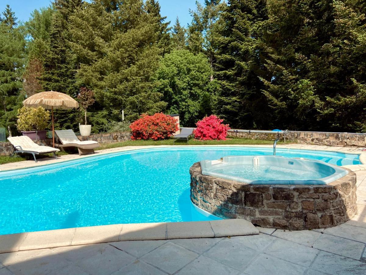 Manoir De Chantemerle Sainte-Fortunade Exteriér fotografie
